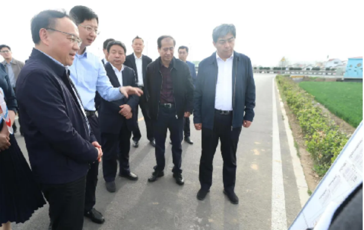 山東公用控股集團(tuán)領(lǐng)導(dǎo)陪同浙江大學(xué)劉鷹院長(zhǎng)到濟(jì)寧市現(xiàn)代漁業(yè)科技產(chǎn)業(yè)園項(xiàng)目擬選地址調(diào)研