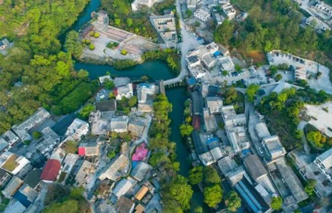 共建綠色家園丨商達(dá)公用集團(tuán)助力貴州省貴安新區(qū)鄉(xiāng)村環(huán)境治理