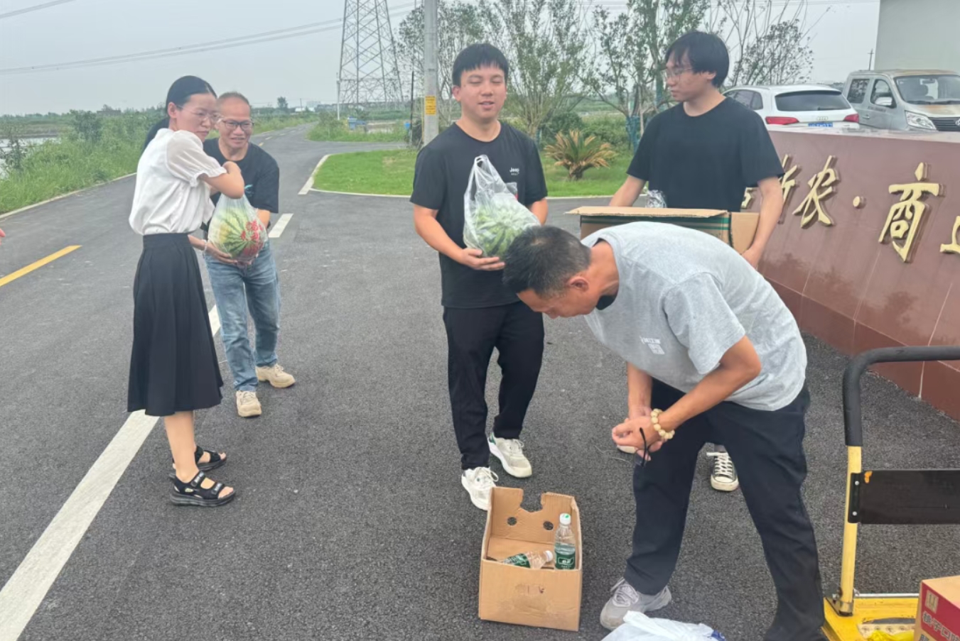 烈日如火，初心如磐 —— 商達(dá)公用深入一線開展“送清涼”關(guān)懷行動(dòng)